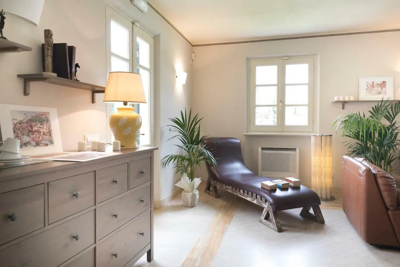 Relais Villa Isabel Pietrasanta Bed & Breakfast