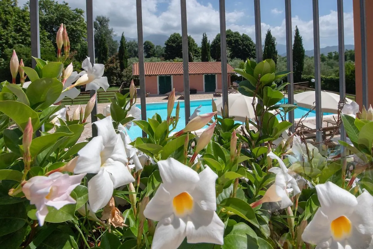 Relais Villa Isabel Pietrasanta 0*,